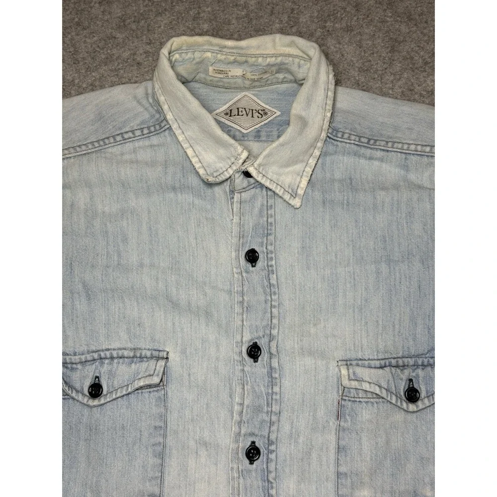 Vtg Y2K Levis Denim Work Shirt L Light Wash Button Up Cotton Grunge 90s Thrashed
